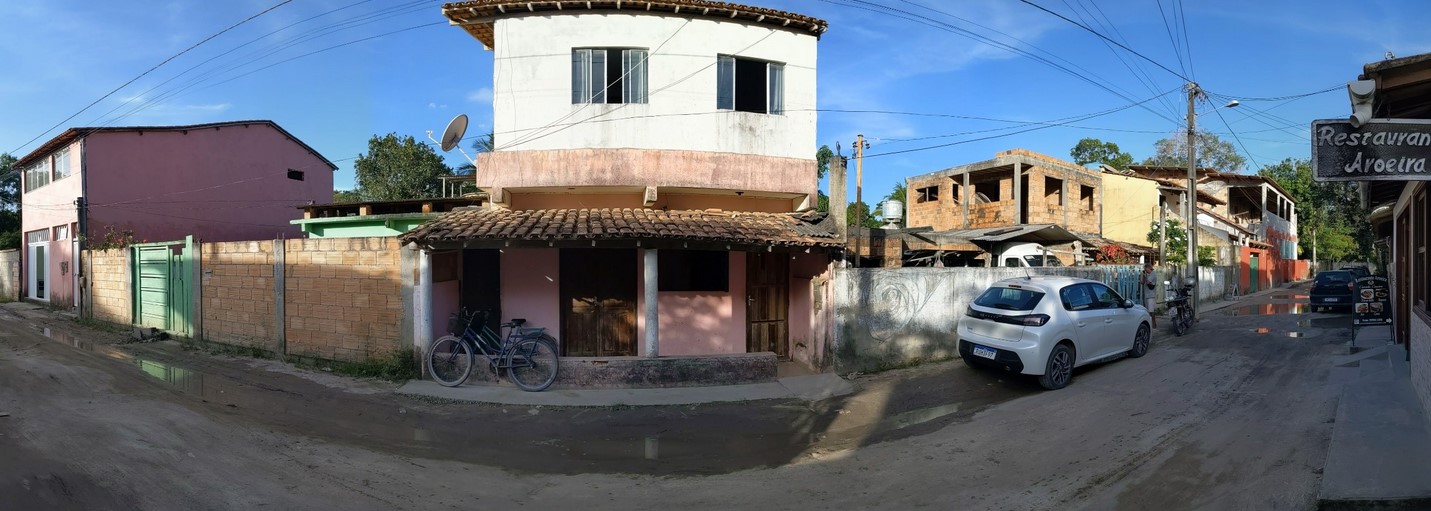 A rua principal do vilarejo de Santo André, na Bahia